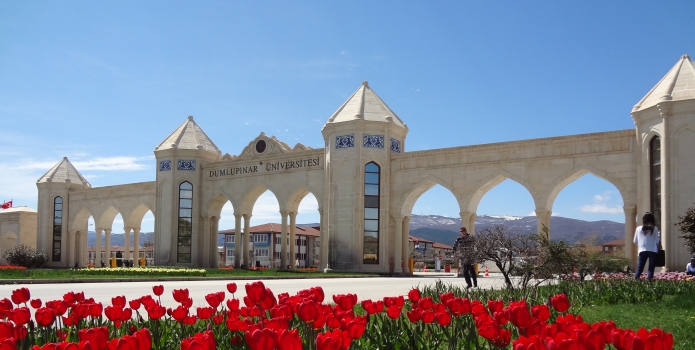 Dumlupınar Üniversitesi Eğitim Fakültesi