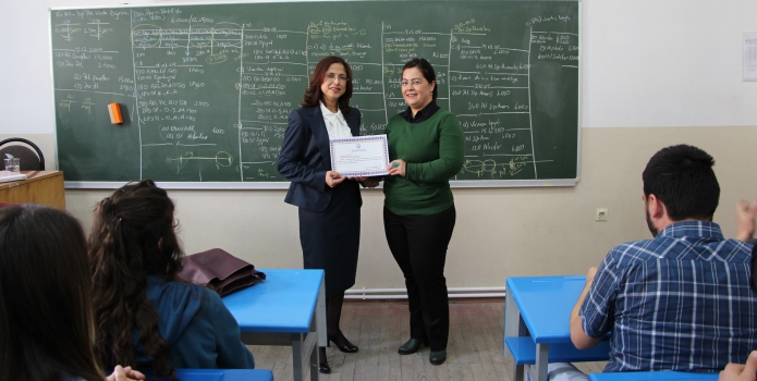 Gediz Myo’da Kariyer Basamakları, Zaman Yönetimi ve Adın Girişimciler Konulu Konferans Verildi